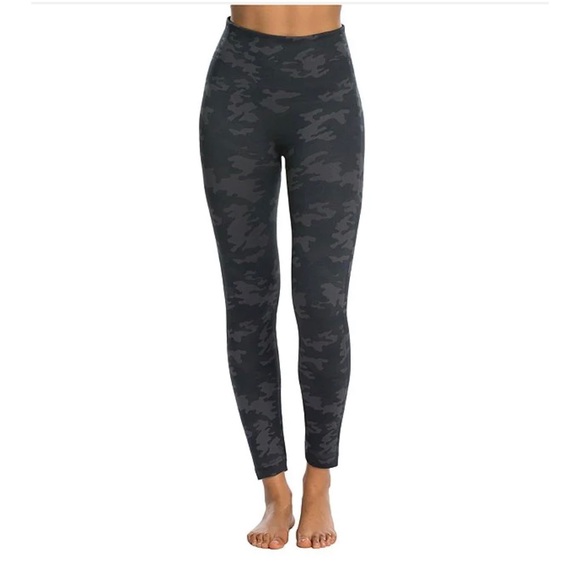 Spanx Look at Me Now Camo Leggings Size Small - Picture 8 of 12